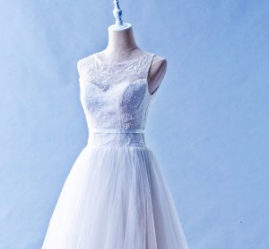 408W02 LL illusioned neckline Princess  Top Malaysia Wedding Dress Designer Rental
