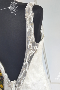 408W11 LL Berta Low back Sequin Trumpet Chantily Lace b