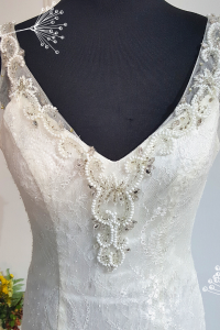 408W11 LL Berta Low back Sequin Trumpet Chantily Lace f