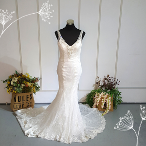 408W11 LL Berta Low back Sequin Trumpet Chantily Lace c RM900