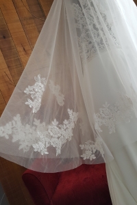 42 VTb008a Premium Bride Wedding Veil Plain Soft Tulle Veil Long Short FingerTip French Lace /Veil Tudung Pengantin Nikah Sanding High Quality