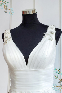 610CCW03 V neck Trumpet pleated bust V back Mermaid Wedding Gown rental Kuala Lumpur Sexy a