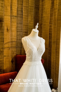 906BY04W04 Harina Deep V scallops Low Back A line Soft tulle princess Bride Wedding Dress Designer Premium White Rental Kuala Lumpur