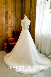 906BY04W04 Harina Deep V scallops Low Back A line Soft tulle princess Bride Wedding Gown Premium Designer Malaysia rental