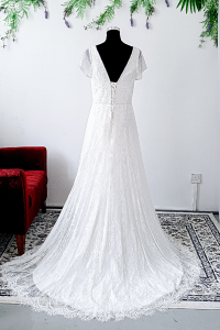 906BY04WL01 Farina Plus size Bride Cap Sleeves A line stripes Pengantin Besar sewa Malaysia