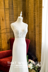 909BY05W01 Clara V neck chantilly lace sheath crepe minimalist chiffon Bride Wedding Gown Premium Designer Malaysia rental