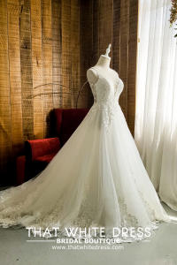 910BY05W02 Barrie Strap V illusion neck A line lace train a  Low Back Button Bride Wedding Gown Premium Designer Malaysia rental