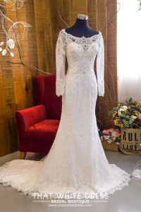 2012BY09W01 Evita Long Sleeves Boat Straight Lace Trumpet Button Back a Gaun Pengantin Muslimah Malaysia sewa Kahwin Nikah