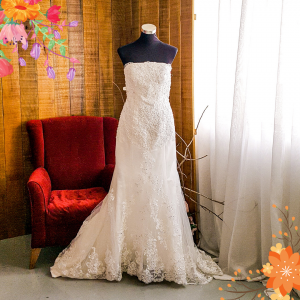 405WL07 Plus Straight Tube Trumpet Lace Highwaist a 405WL01LL Plus Size Sweet Heart A line Belt b Plus Size wedding gown malaysia