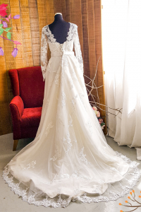 508WL02 Plus TY WL Boat Neck Illusion Neckline A line Lace b Plus Size Wedding Dress Malaysia