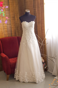601WL05 QG Plus Sweet Heart A Line Floor Train Plus Size Bride Malaysia Dress Rental