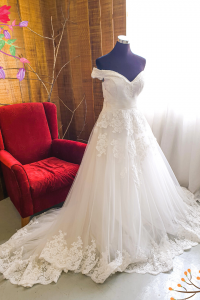 601WL06 BR Plus Off Shoulder Princess a Plus Size Bride Malaysia Dress Rental