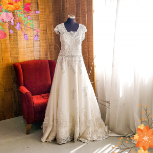 605XJWL02 XJ Plus Cap Sleeves Sweet Heart A Line Silver Alencon Lace a Plus Size Bride Malaysia Dress Rental