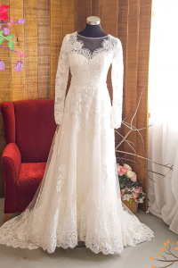 76LLWL04 LL Plus Cap Sleeves Small A line Chantily Lace Boat Neck a Plus Size Bridal Gown Custom Make Malaysia, 