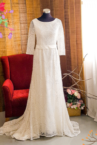 79LLWL01 LL Plus Gracia Long Sleeves Vintage Lace a Plus Size Bride Malaysia Dress Rental