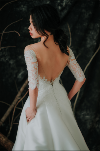 909BY05W04 Lara LS Duchess Satin A line 6