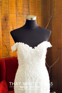 76LLW01 LL Mien Off shoulder Trumpet Petite wedding dress design Malaysia, Petite Bridal Wedding Dress rental Kuala Lumpur, Petite Bride Dress Rental Malaysia, French Chantilly Lace bridal dress custom make malaysia, Full lace wedding dress malaysia